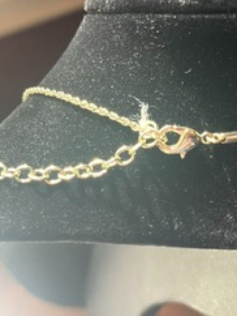 EUC Kendra Scott Gold Tone Teardrop Pendant Necklace - Picture 6 of 8